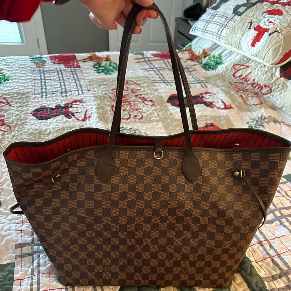 Authentic Louis Vuitton Purse and wristlet
